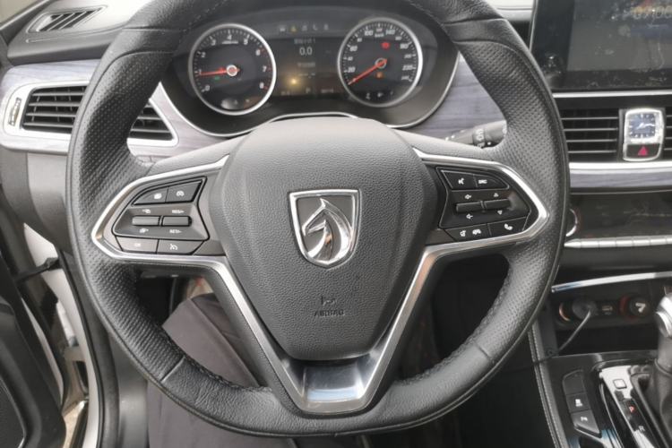 Used Baojun 730 2017 1.5T DCT Flagship Model 7 Seats China V Emission Standard Steering Wheel