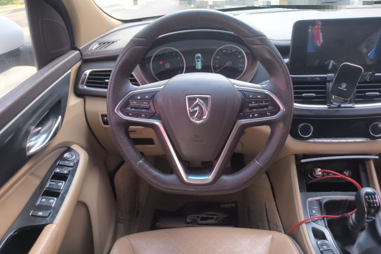 Used Baojun 730 2017 1.5T Manual Zhishang Model 7 Seats China V Emission Standard Steering Wheel