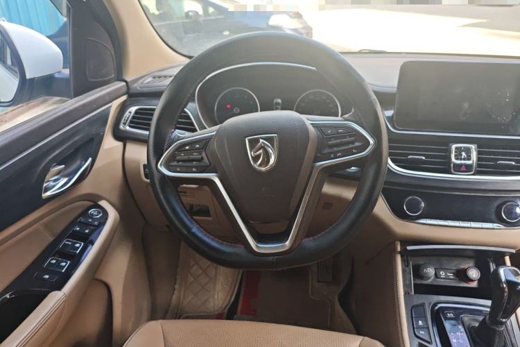 Used Baojun 730 2017 1.8L iAMT Prestige Version 7 Seats Steering Wheel