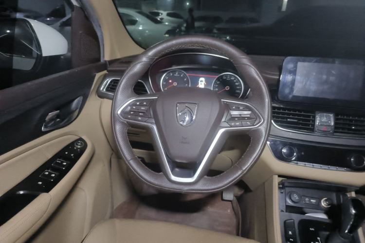 Used Baojun 730 2017 1.8L iAMT Prestige Version 7 Seats Steering Wheel