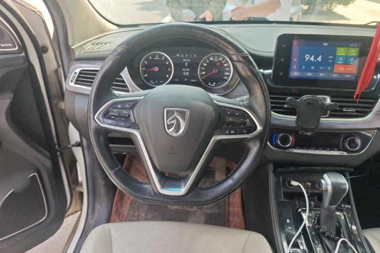 Used Baojun 730 2017 1.5T DCT Flagship Model 7 Seats China V Emission Standard Steering Wheel