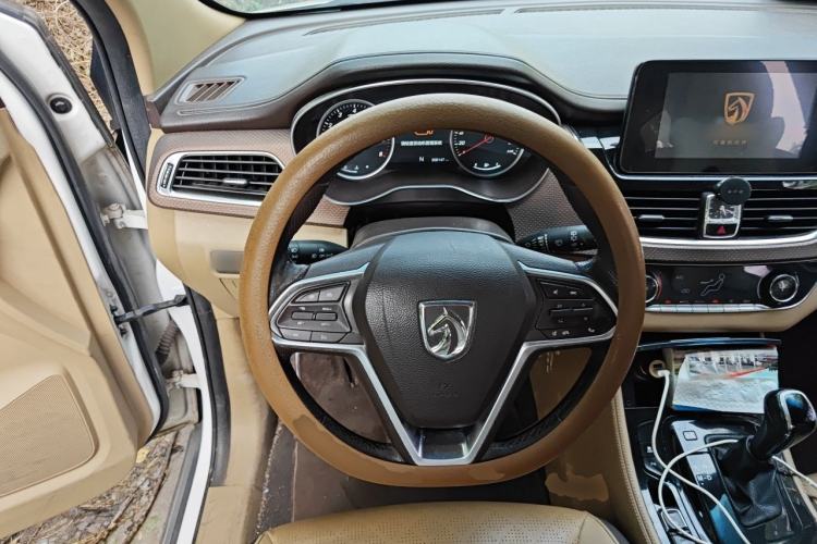 Used Baojun 730 2017 1.8L iAMT Luxury Version 7-Seater Steering Wheel