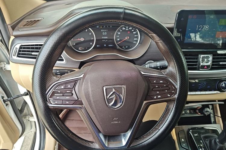 Used Baojun 730 2017 1.8L iAMT Prestige Version 7 Seats Steering Wheel