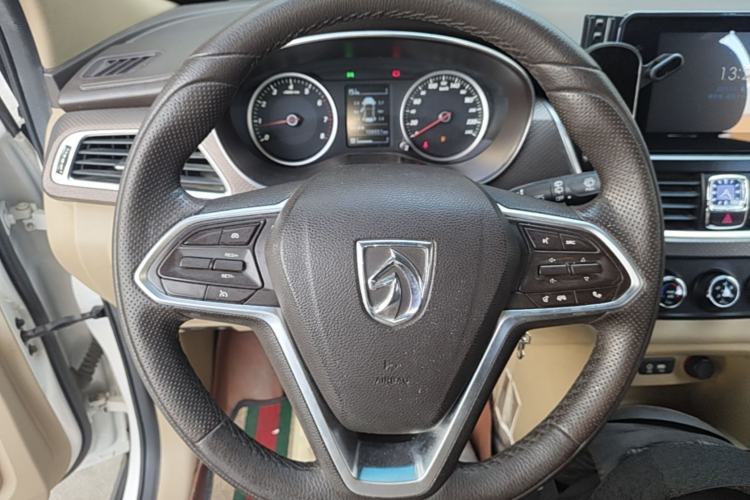 Used Baojun 730 2017 1.5T Manual Fashion Version 7 Seats China V Emission Standard Steering Wheel