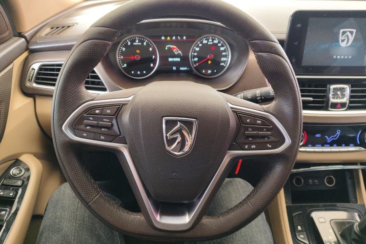 Used Baojun 730 2017 1.8L iAMT Luxury Version 7-Seater Steering Wheel