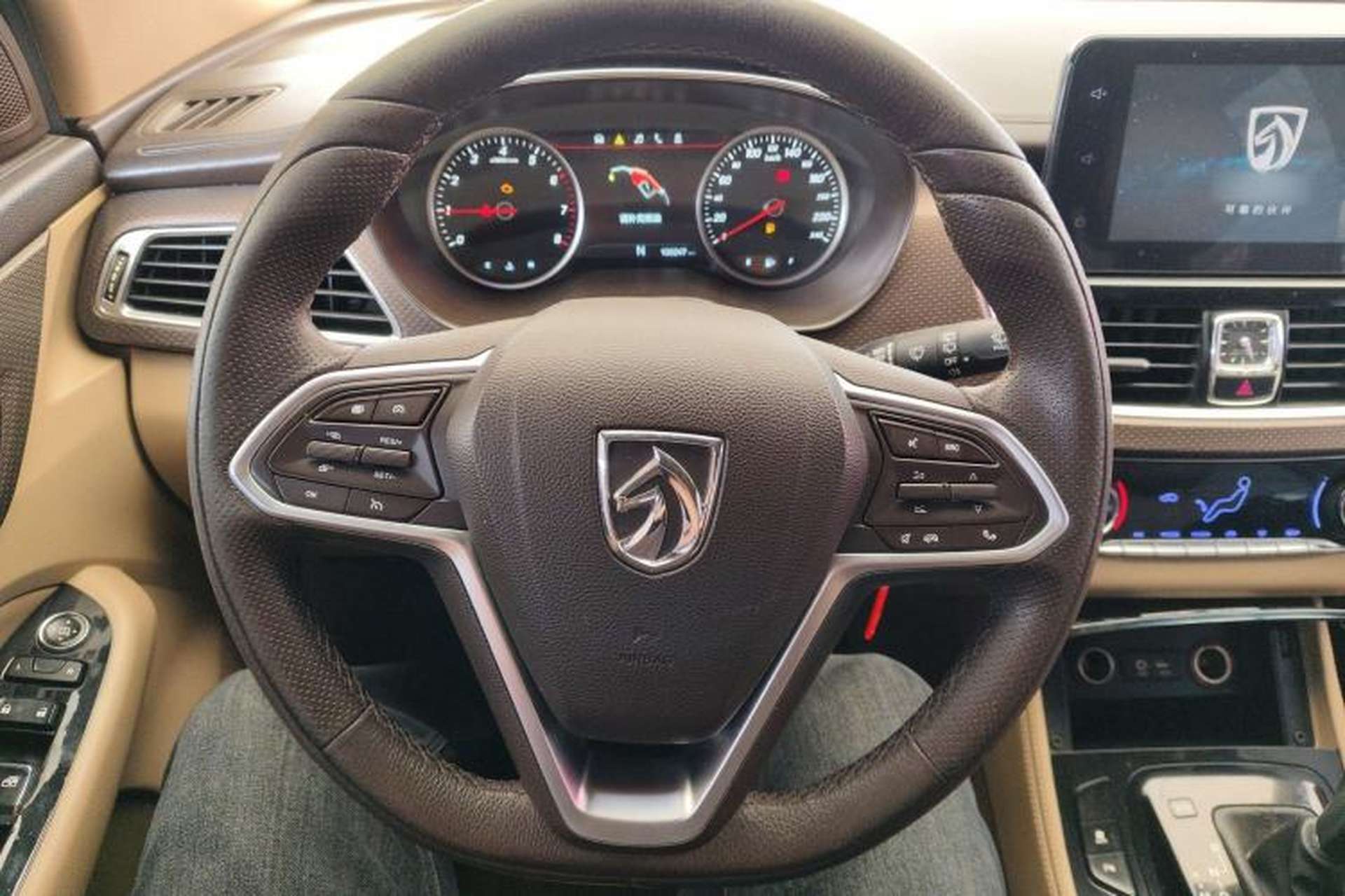 Used Baojun 730 2017 1.8L iAMT Luxury Version 7-Seater Steering Wheel