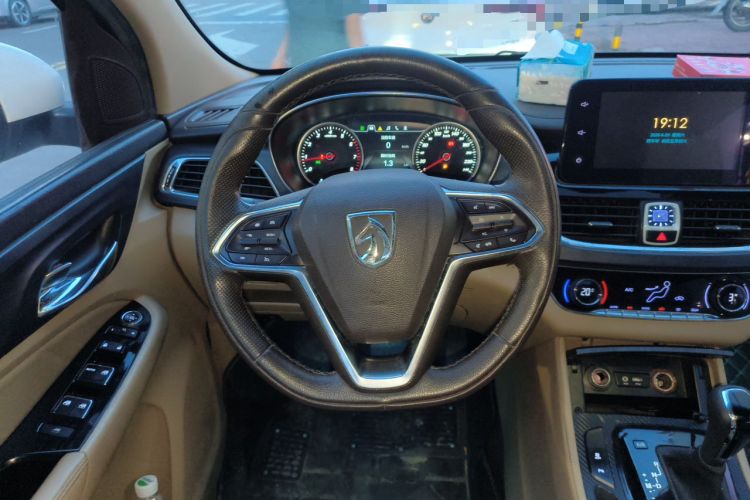Used Baojun 730 2017 1.8L iAMT Prestige Version 7 Seats Steering Wheel