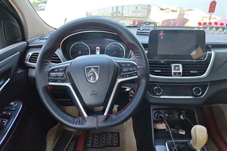 Used Baojun 730 2017 1.5T Manual Style 7 Seats China V Steering Wheel