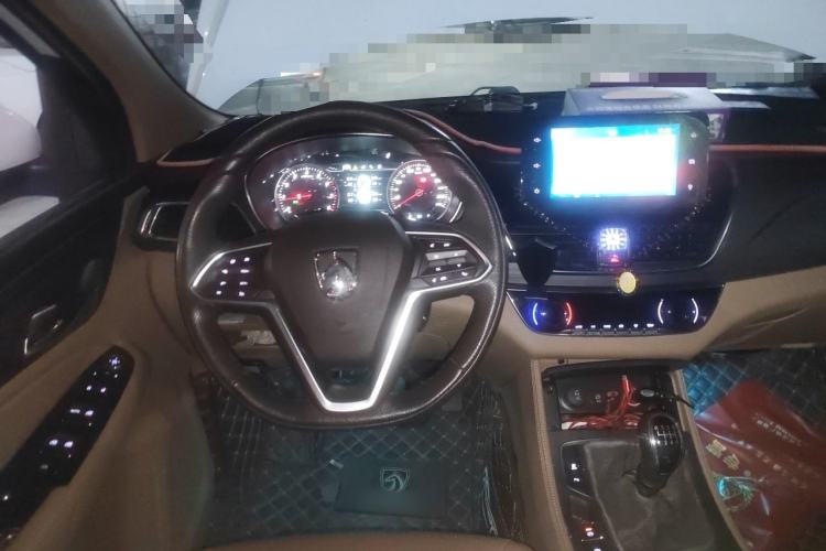 Used Baojun 730 2017 1.5T Manual Prestige Version 7 Seats Steering Wheel