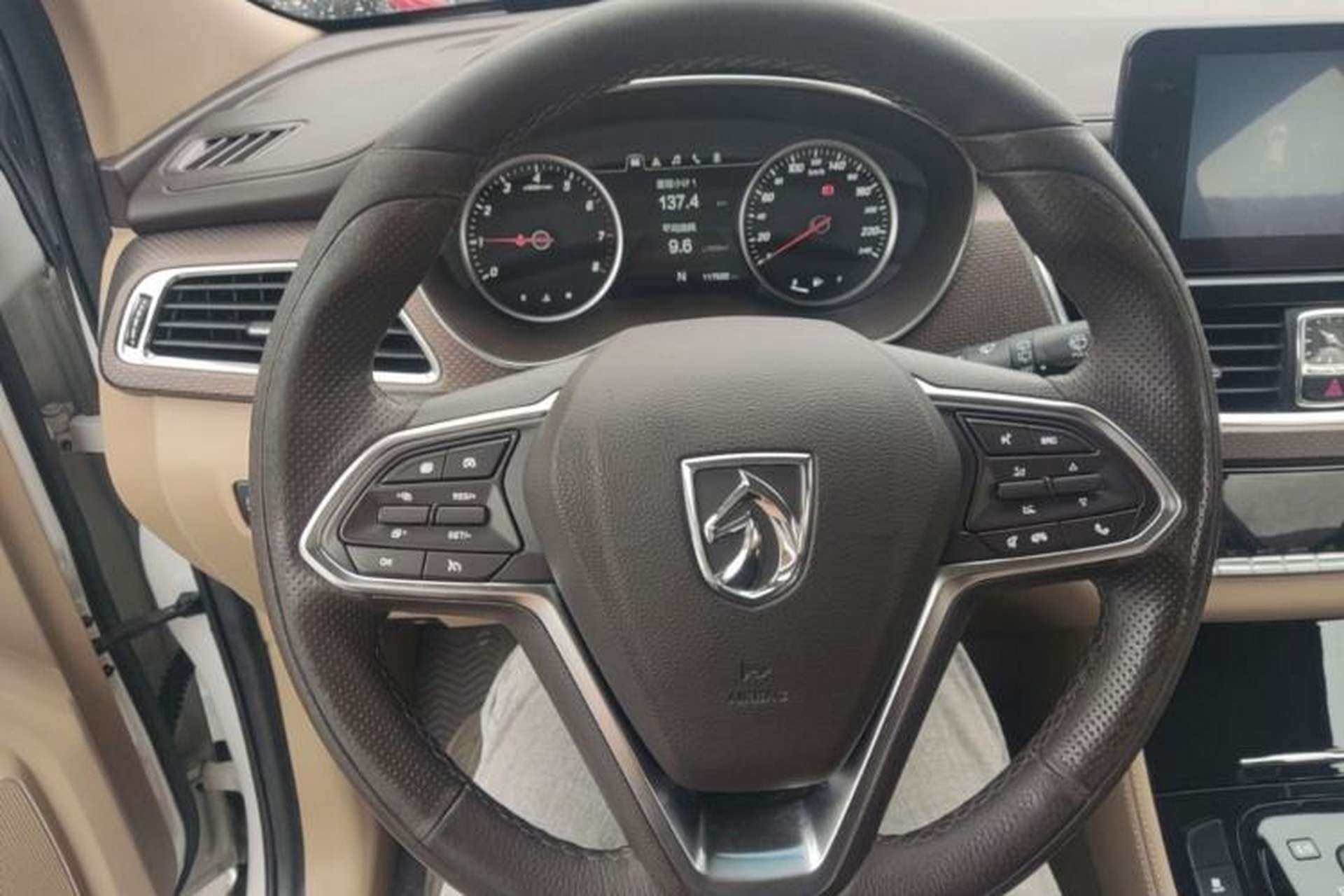 Used Baojun 730 2017 1.8L iAMT Luxury Version 7-Seater Steering Wheel