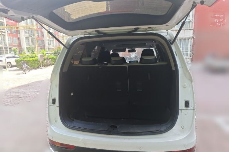 Used Baojun 730 2017 1.5T DCT Fashion Edition 7-Seater China V Emission Standard Trunk