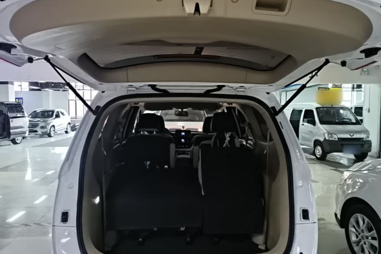 Used Baojun 730 2017 1.5T Manual Fashion Version 7 Seats China V Emission Standard Trunk