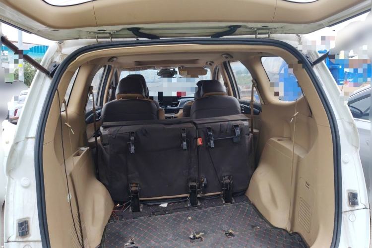 Used Baojun 730 2017 1.8L iAMT Prestige Version 7 Seats Trunk