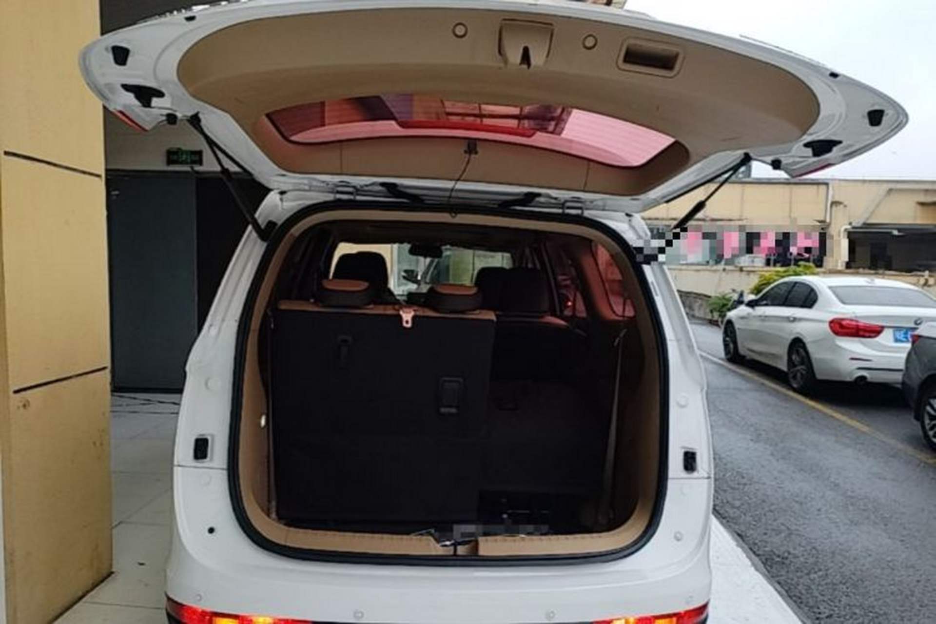 Used Baojun 730 2017 1.8L iAMT Luxury Version 7-Seater Trunk
