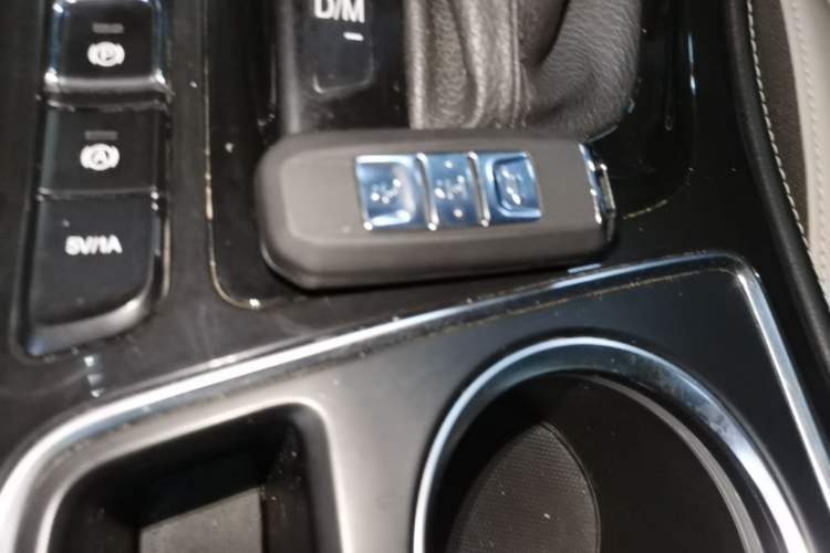 Used Baojun 730 2017 1.5T DCT Flagship Model 7 Seats China V Emission Standard Vehicle Key