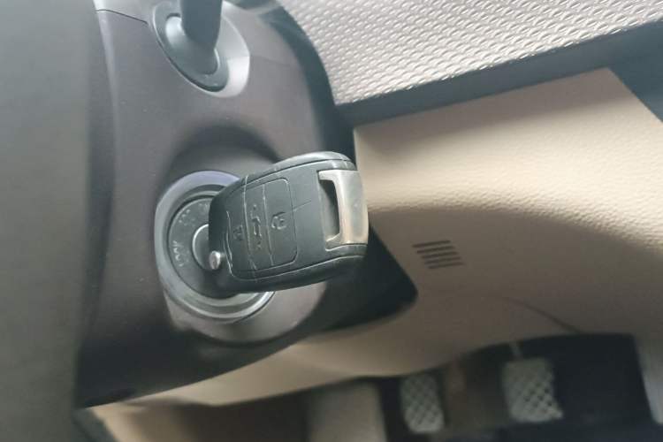 Used Baojun 730 2017 1.5T Manual Fashion Version 7 Seats China V Emission Standard Vehicle Key