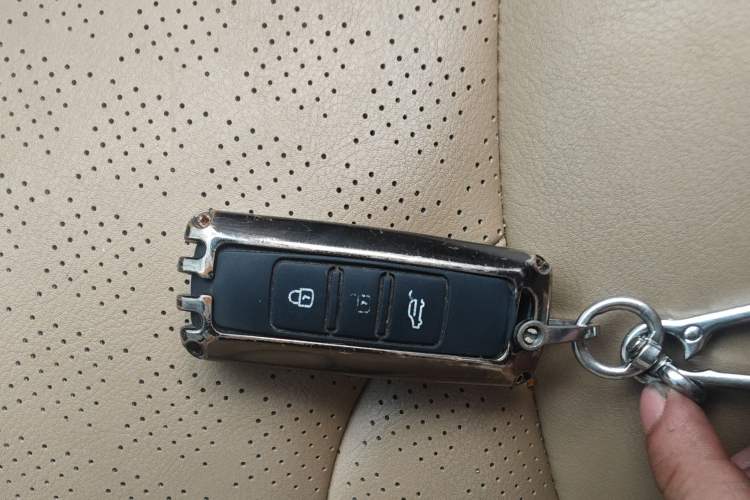 Used Baojun 730 2017 1.5T Manual Prestige Version 7 Seats Vehicle Key