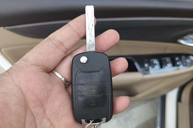 Used Baojun 730 2017 1.5T Manual Fashion Version 7 Seats China V Emission Standard Vehicle Key