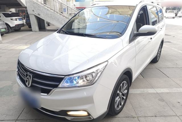 Used Baojun 730 2017 1.5T Manual Fashion Version 7 Seats China V Emission Standard