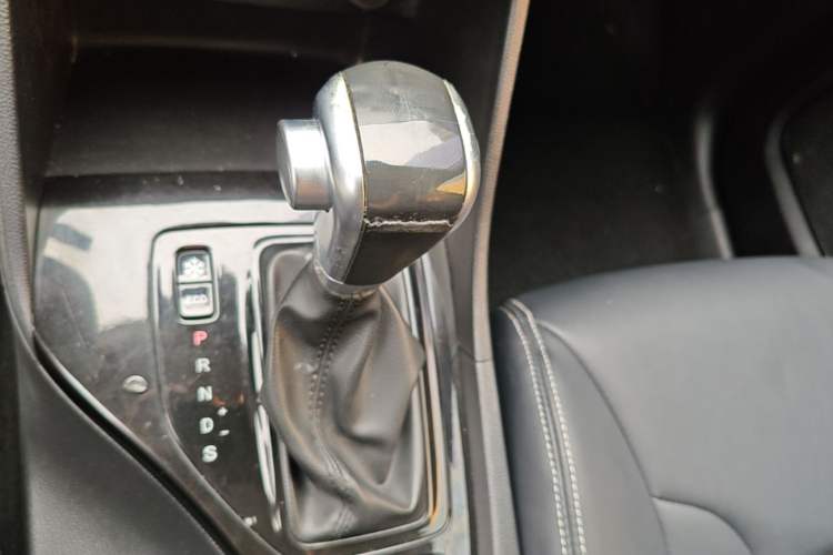 Used Baojun 730 2019 1.5T CVT Fashion Model 7 Seats China V Emission Standard Gear Lever