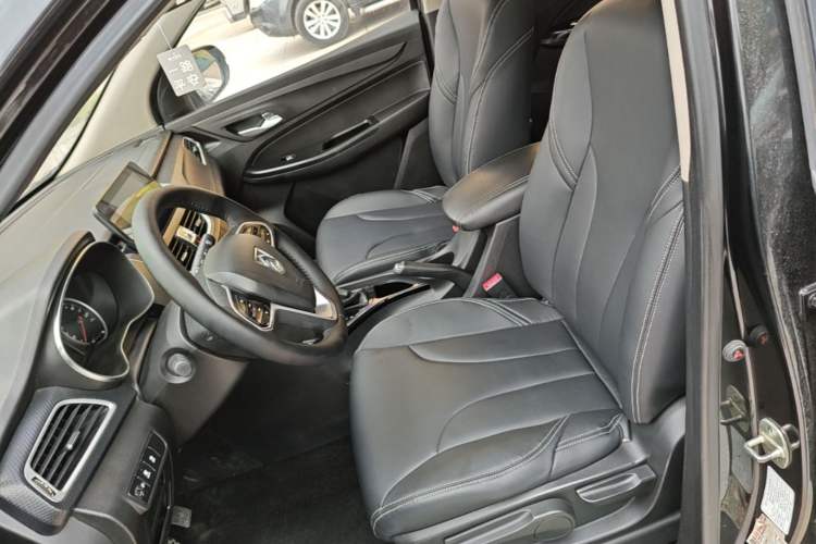 Used Baojun 730 2019 1.5T CVT Fashion Model 7 Seats China V Emission Standard Left Front Seat