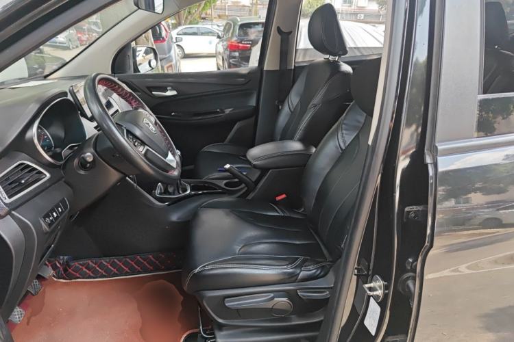Used Baojun 730 2019 1.5L Manual Fashion Model 7-seater National V Left Front Seat