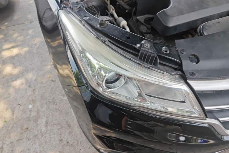Used Baojun 730 2019 1.5L Manual Fashion Model 7-seater National V Right Front Headlight