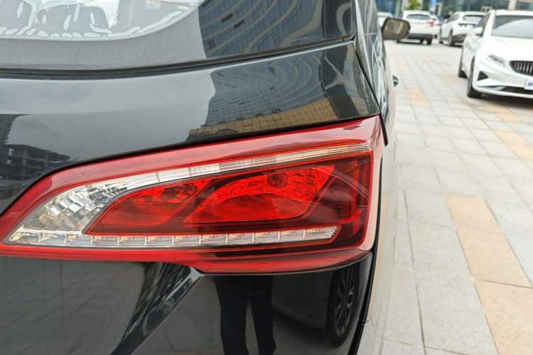 Used Baojun 730 2019 1.5T CVT Fashion Model 7 Seats China V Emission Standard Right Rear Taillight