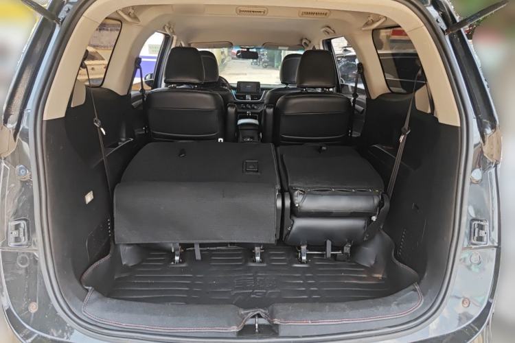 Used Baojun 730 2019 1.5L Manual Fashion Model 7-seater National V Trunk