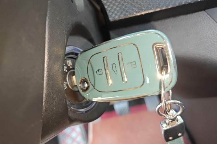 Used Baojun 730 2019 1.5L Manual Fashion Model 7-seater National V Vehicle Key