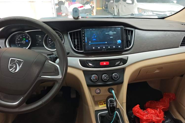 Used Baojun 730 2019 1.5L Manual Value Edition 7 Seats China VI Emission Standard Audio And AC Panel