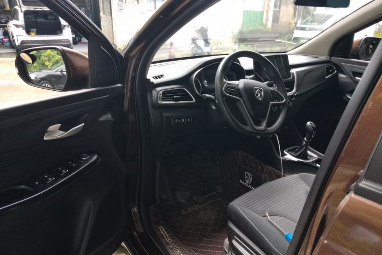Used Baojun 730 2019 1.5L Manual Fashion Model 7-seater China VI Driver Seat
