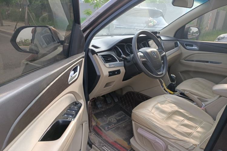 Used Baojun 730 2019 1.5L Manual Value Edition 7 Seats China VI Emission Standard Driver Seat
