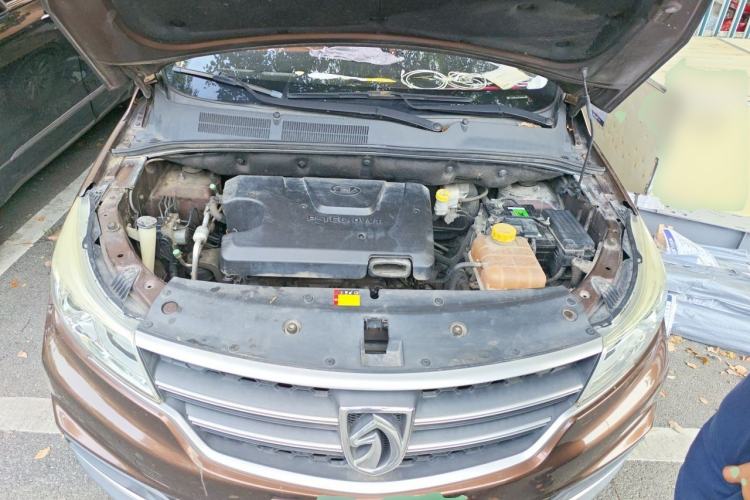 Used Baojun 730 2019 1.5L Manual Fashion Model 7-seater National V Engine Bay