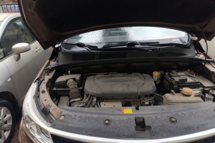 Used Baojun 730 2019 1.5T CVT Flagship Model 7 Seats China VI Emission Standard Engine Bay Right