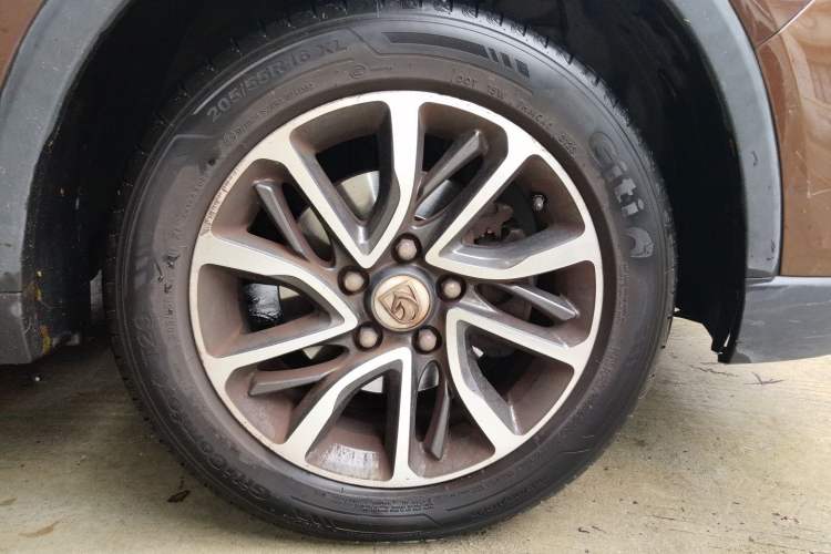 Used Baojun 730 2019 1.5L Manual Fashion Model 7-seater China VI Exterior 1