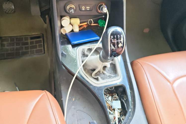 Used Baojun 730 2019 1.5L Manual Fashion Model 7-seater National V Gear Lever