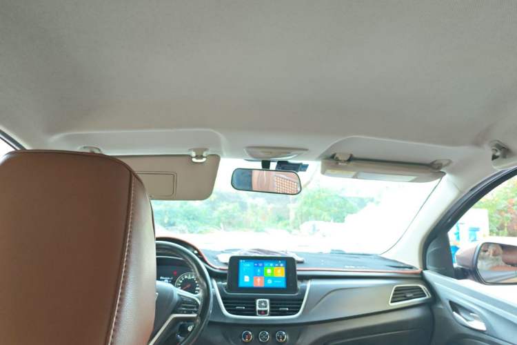 Used Baojun 730 2019 1.5L Manual Fashion Model 7-seater National V Headliner