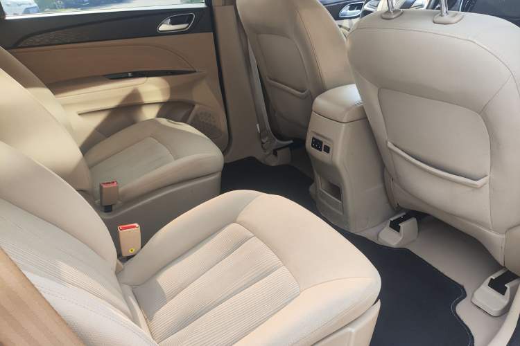 Used Baojun 730 2019 1.5L Manual Value Edition 7 Seats China VI Emission Standard Interior 3