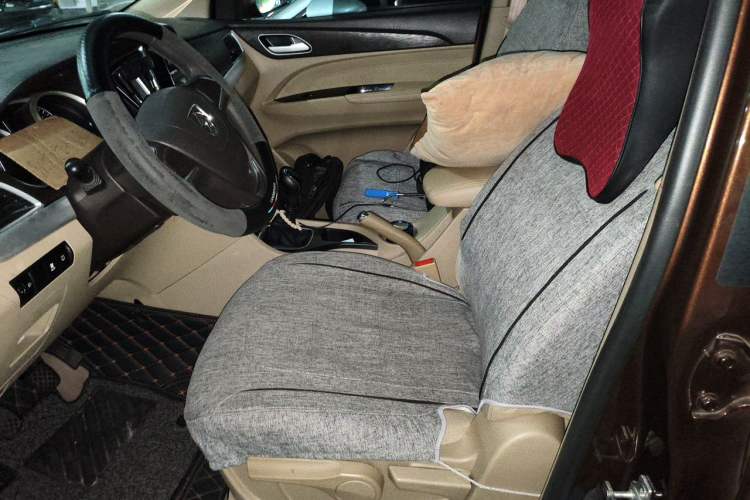 Used Baojun 730 2019 1.5L Manual Value Edition 7 Seats China VI Emission Standard Left Front Seat