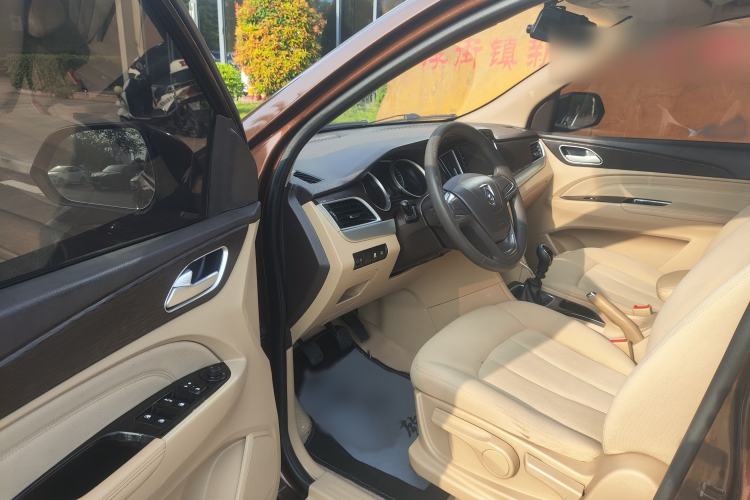 Used Baojun 730 2019 1.5L Manual Value Edition 7 Seats China VI Emission Standard Left Front Seat