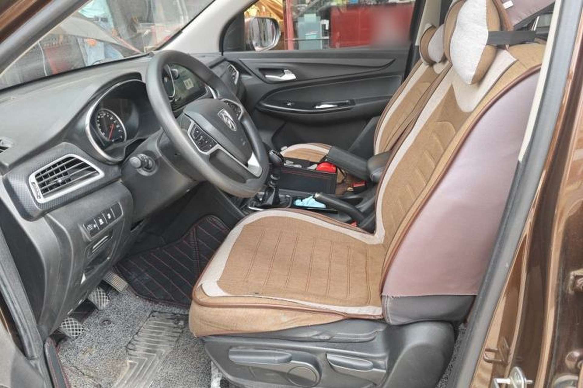 Used Baojun 730 2019 1.5T Manual Fashion Model 7-seater China VI Left Rear Seat