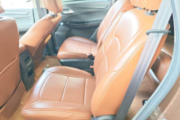 Used Baojun 730 2019 1.5L Manual Fashion Model 7-seater National V Left Rear Seat
