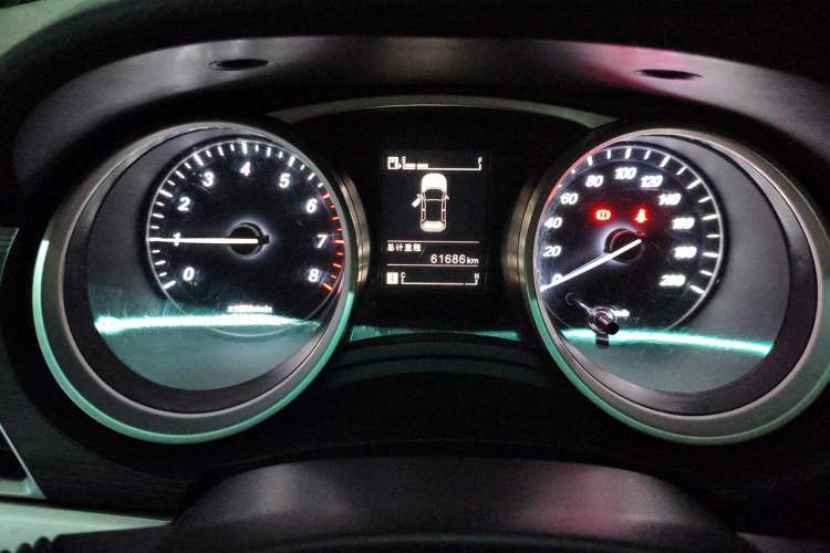 Used Baojun 730 2019 1.5L Manual Value Edition 7 Seats China VI Emission Standard Odometer Close Up
