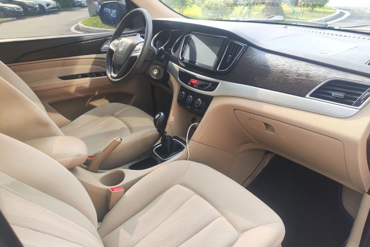 Used Baojun 730 2019 1.5L Manual Value Edition 7 Seats China VI Emission Standard Right Front Seat