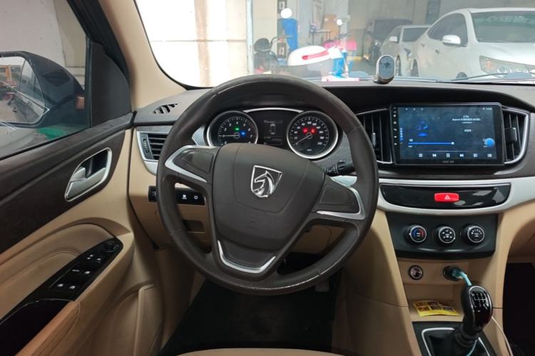 Used Baojun 730 2019 1.5L Manual Value Edition 7 Seats China VI Emission Standard Steering Wheel