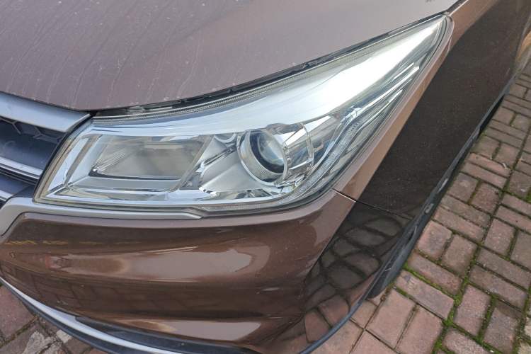 Used Baojun 730 2019 1.5T Manual Fashion Model 7-seater China VI Left Front Headlight