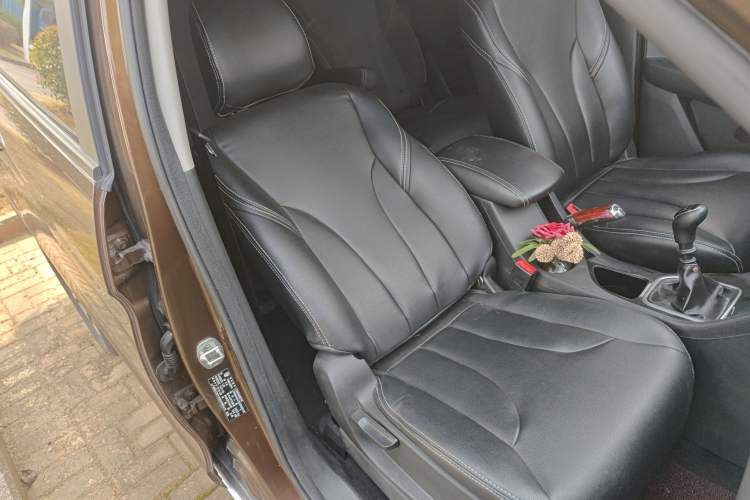 Used Baojun 730 2019 1.5T Manual Fashion Model 7-seater China VI Right Front Seat