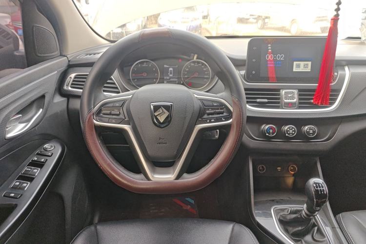 Used Baojun 730 2019 1.5T Manual Fashion Model 7-seater China VI Steering Wheel