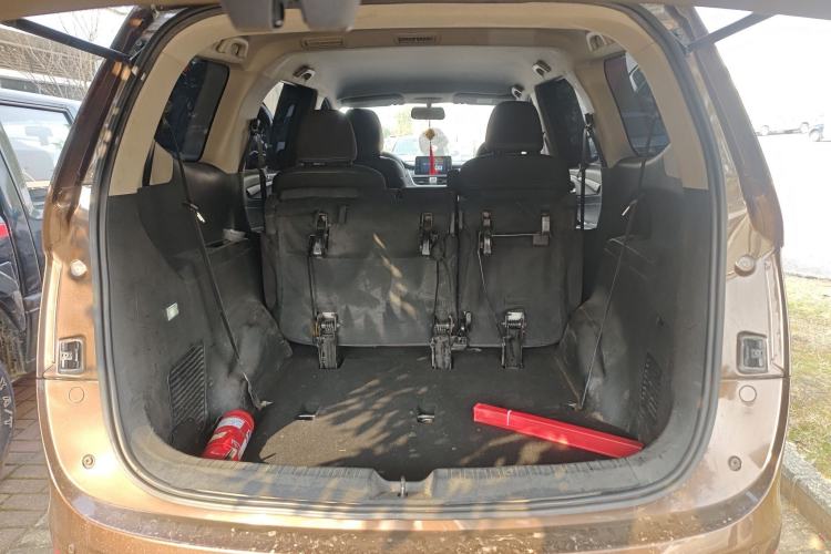 Used Baojun 730 2019 1.5T Manual Fashion Model 7-seater China VI Trunk